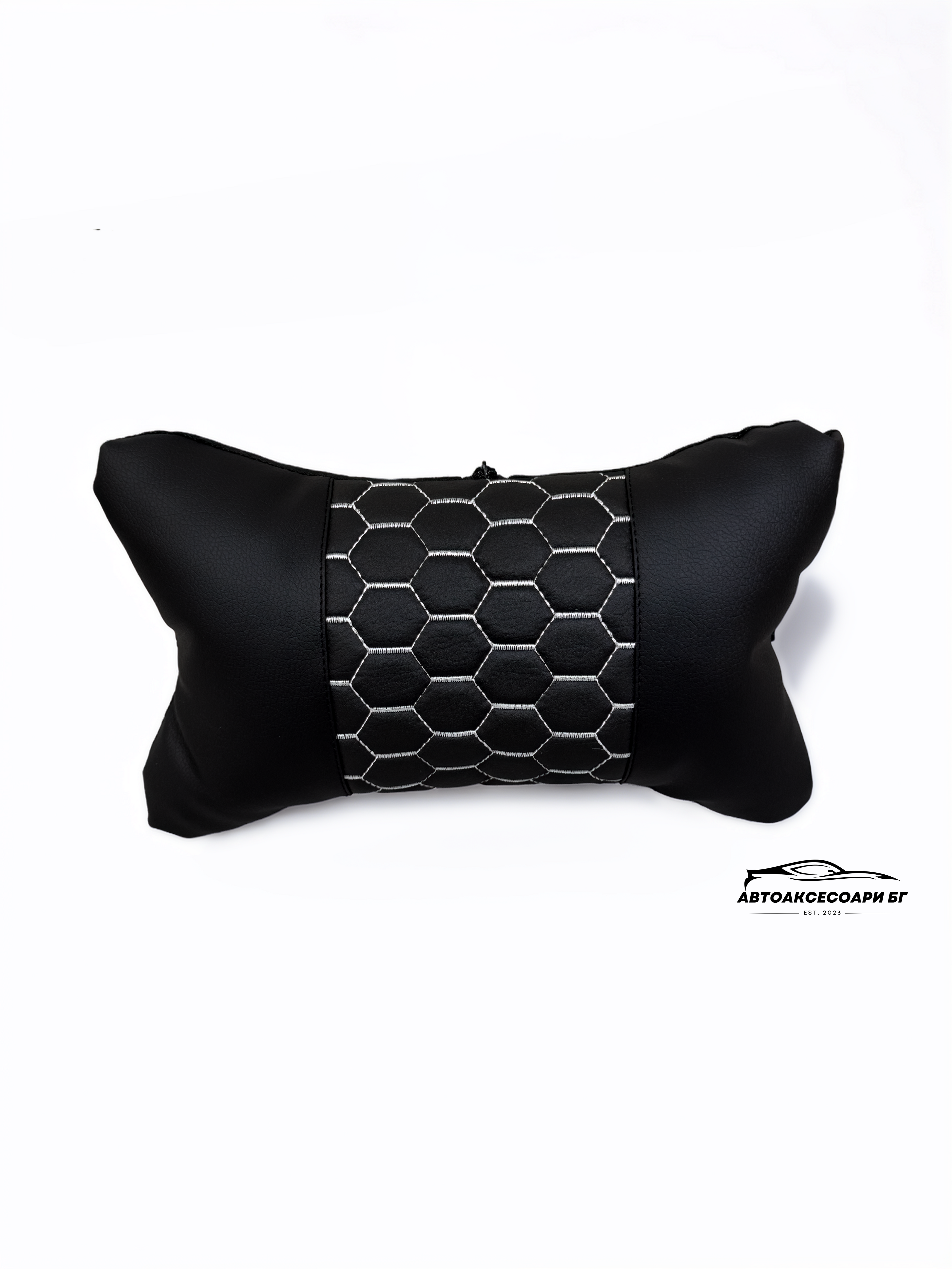 Възглавничка за комфорт и правилна стойка - Черна кожа с бяла бродерия