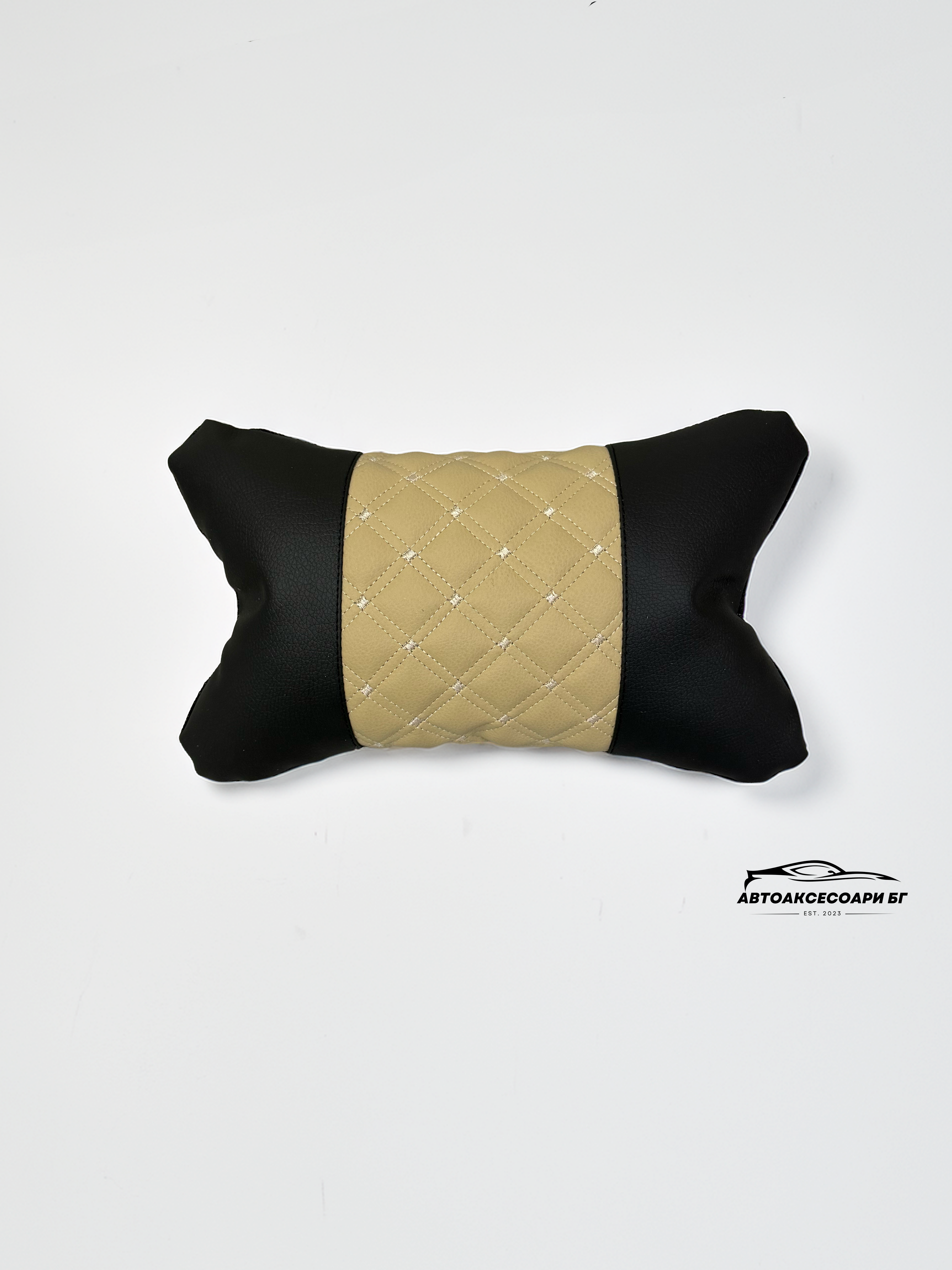 Възглавничка за комфорт и правилна стойка - Черна и бежова кожа с двойна бродерия