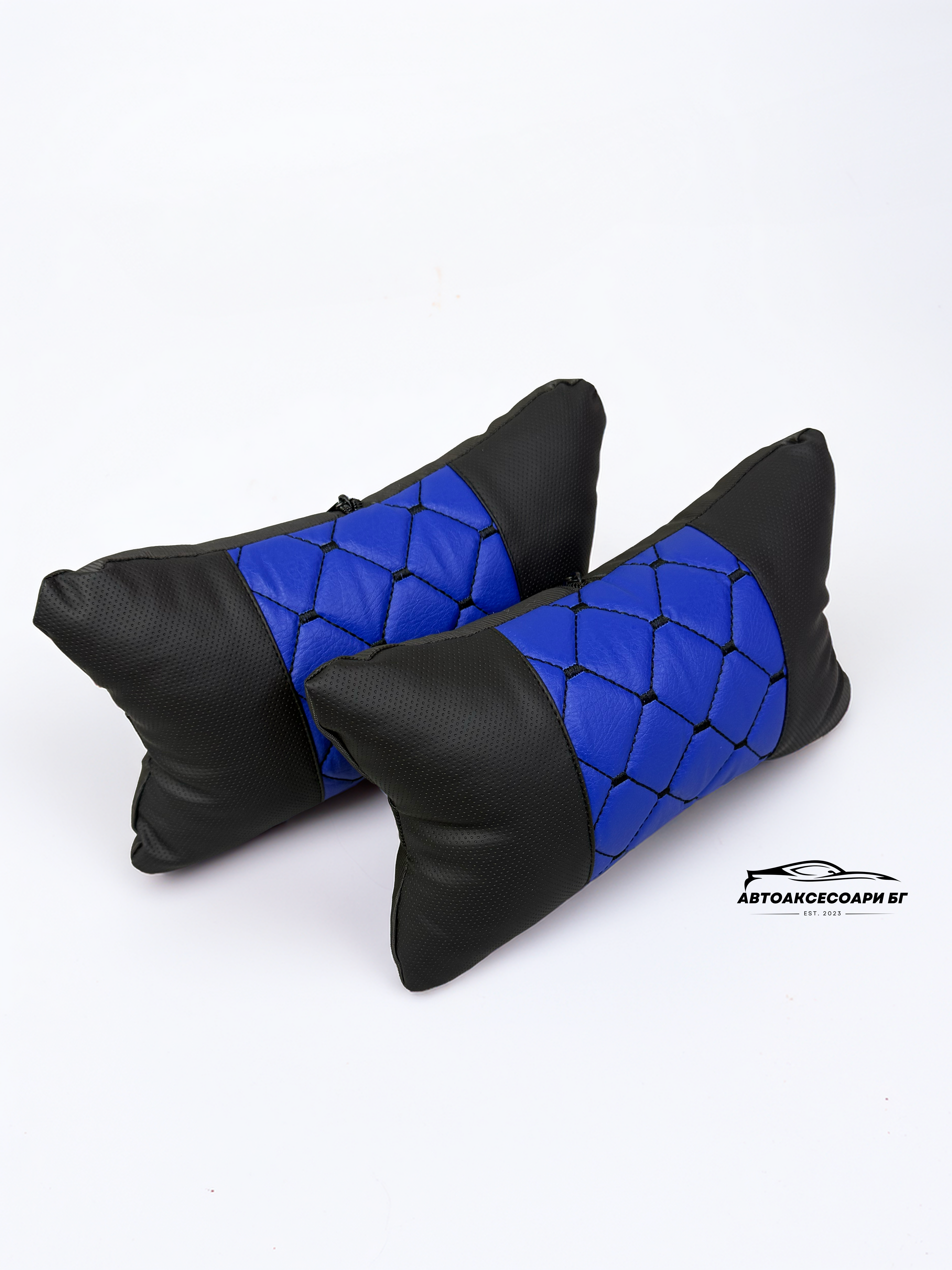 Възглавничка за комфорт и правилна стойка - Черна перфорирана и синя кожа с бродерия