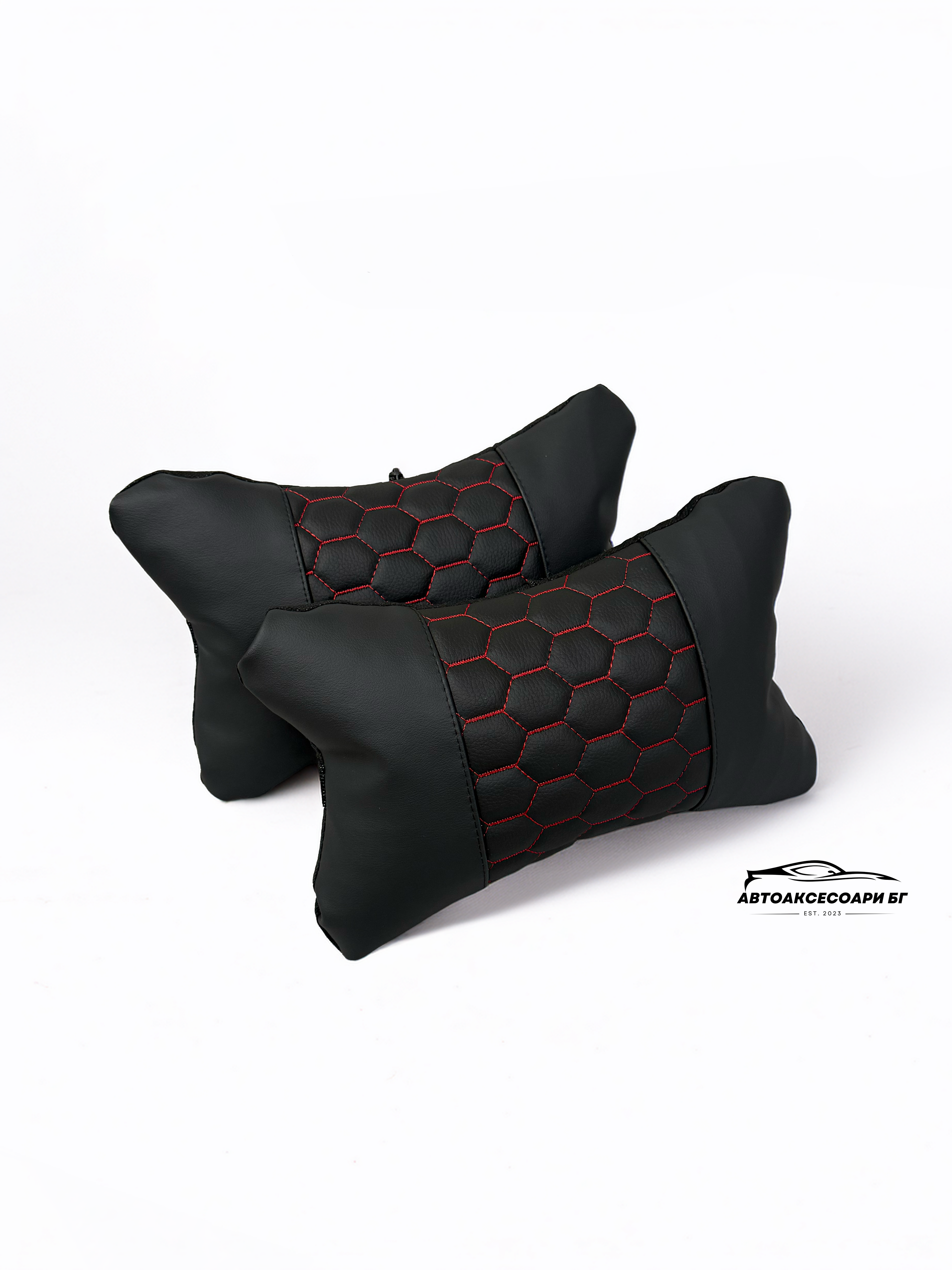 Възглавничка за комфорт и правилна стойка - Черна кожа с червена бродерия тип пчелна пита