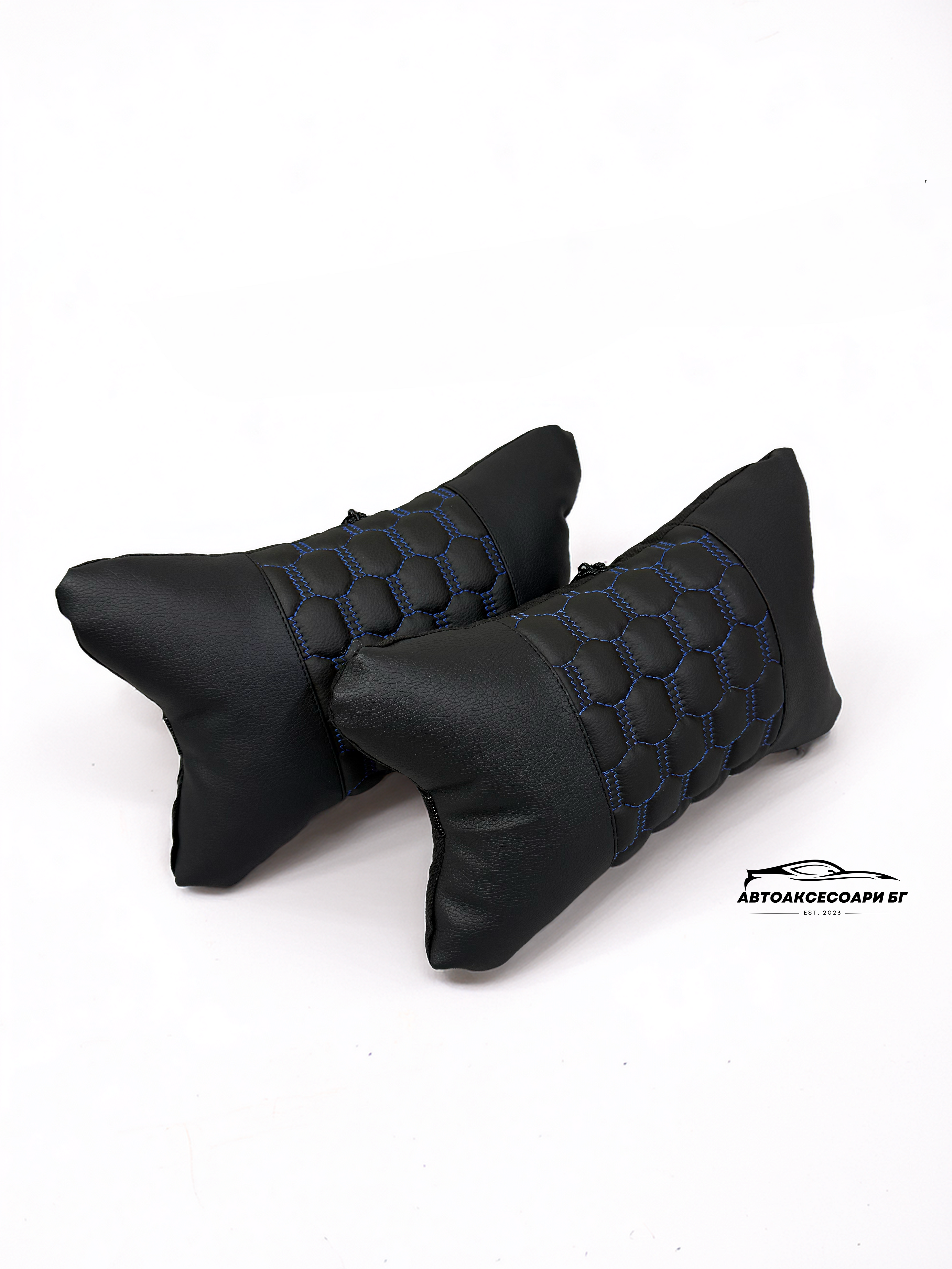 Възглавничка за комфорт и правилна стойка - Черна кожа със синя бродерия тип пчелна пита