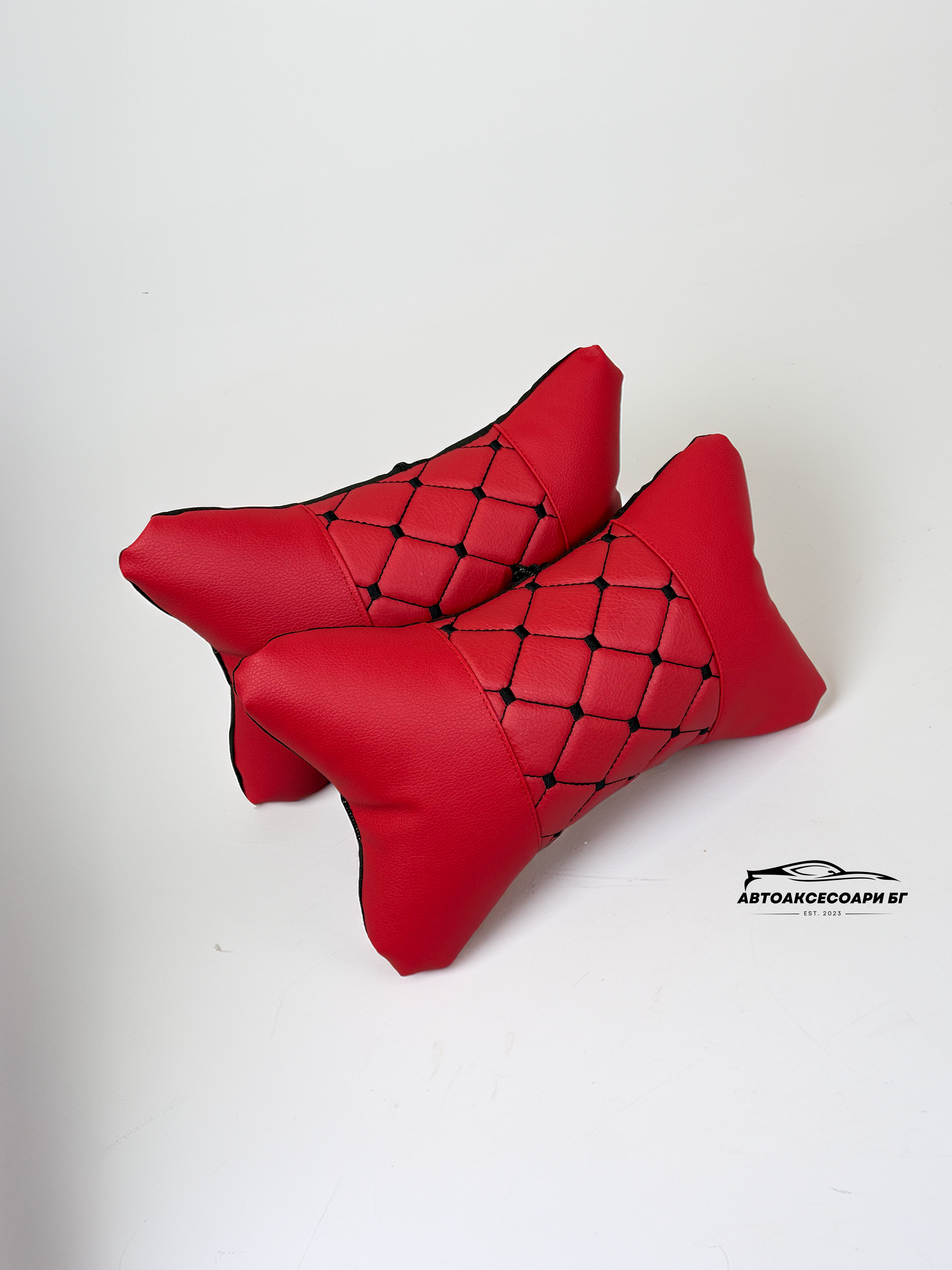 Възглавничка за комфорт и правилна стойка - Червена кожа с бродерия